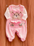 Jardineira Soft Bouclé Bordado Fofinho com Body Ursinha Mavie